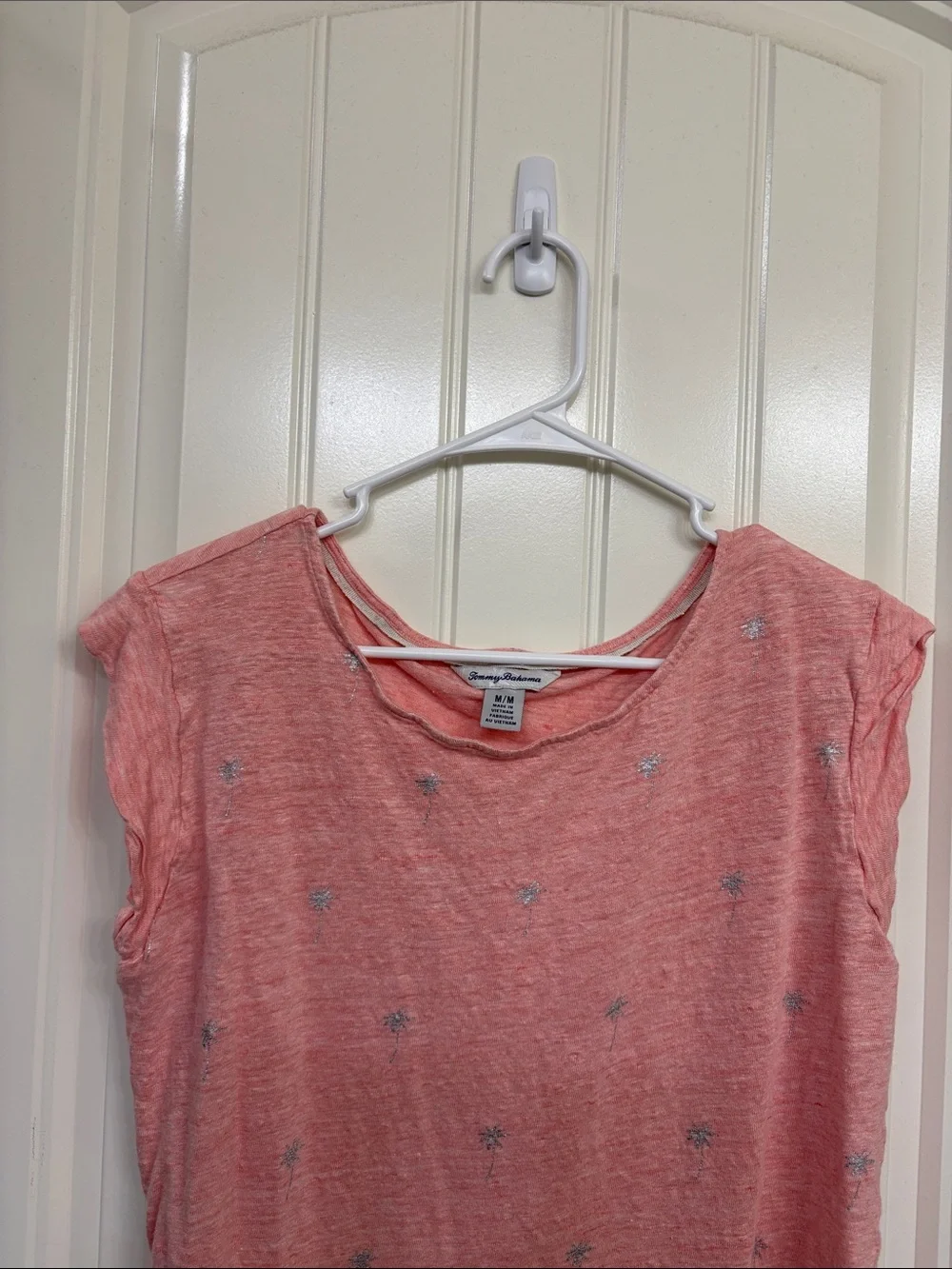 Tommy Bahama Coral Short Sleeve Tee with Silver Palm Trees 100% linen - Picture 2 of 9